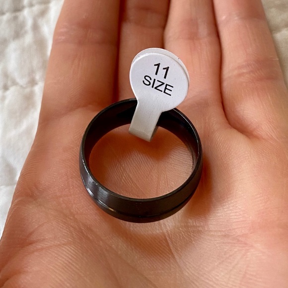 NEW Men’s Stainless Steel Wedding Engagement Ring - Picture 3 of 4